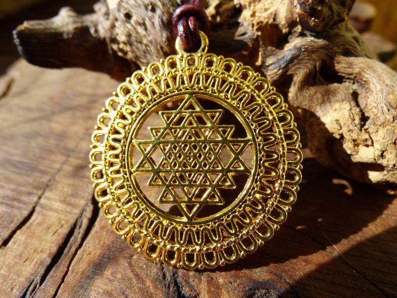 Sri Yantra~ Meditations Blumen Kette ~Hippie ~Goa ~Boho ~Tibet ~Ethno ~Nature von ArtOfNatureBerlin