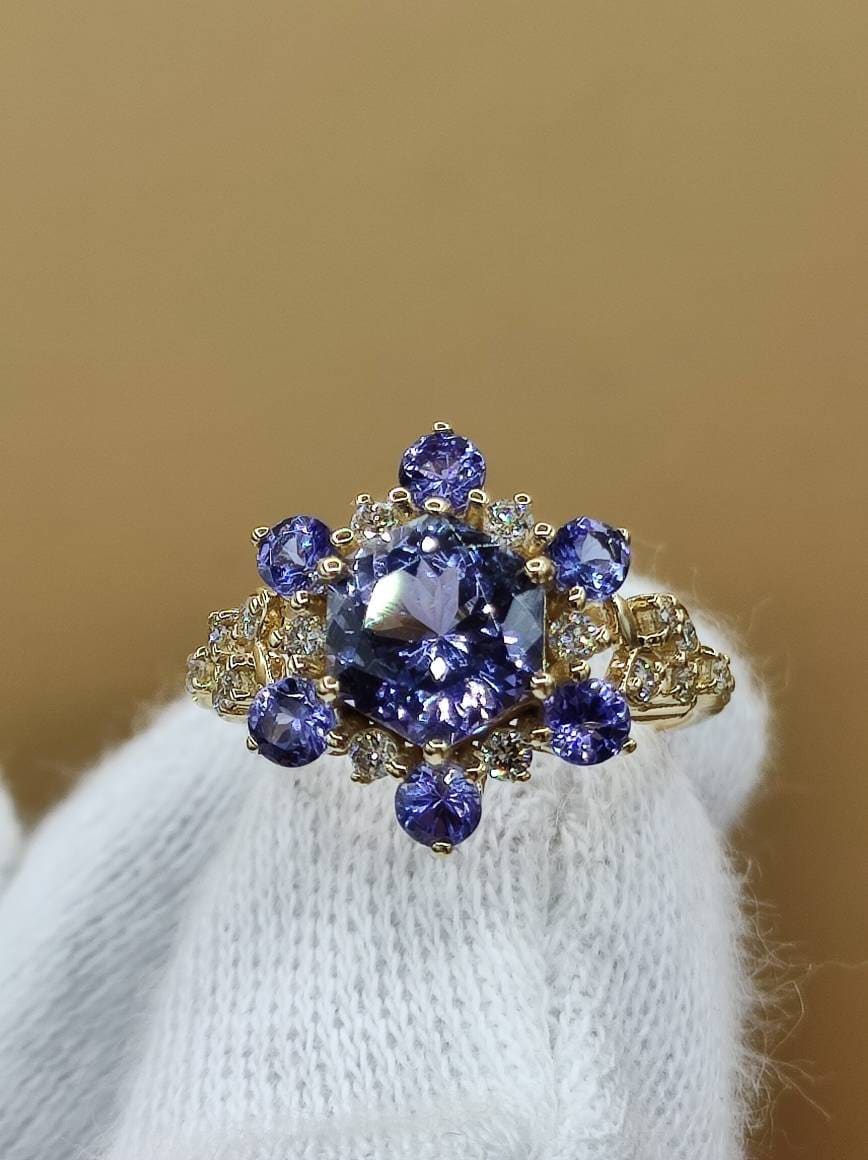 Traumhafter Tansanit Aaa + Diamanten | Brillantenschliff 750 Gelbgold Ring Größe 17 | 53 Edelstein Heilstein Frau Schmuck Hochwertig Edel von ArtOfNatureBerlin