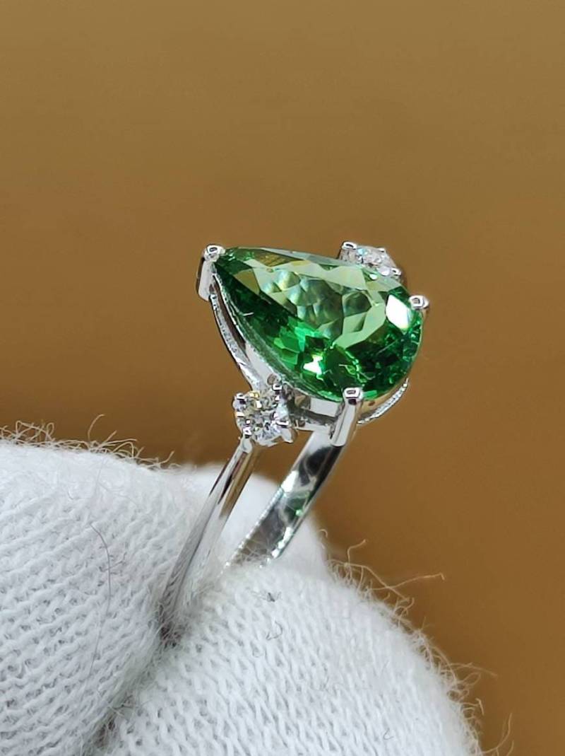 Tsavorit Aaa + Diamanten | Brillantenschliff - 750 Weißgold | 18K Ring Größe 17 | 53 Edelstein Heilstein Frau Schmuck Hochwertig Edel von ArtOfNatureBerlin