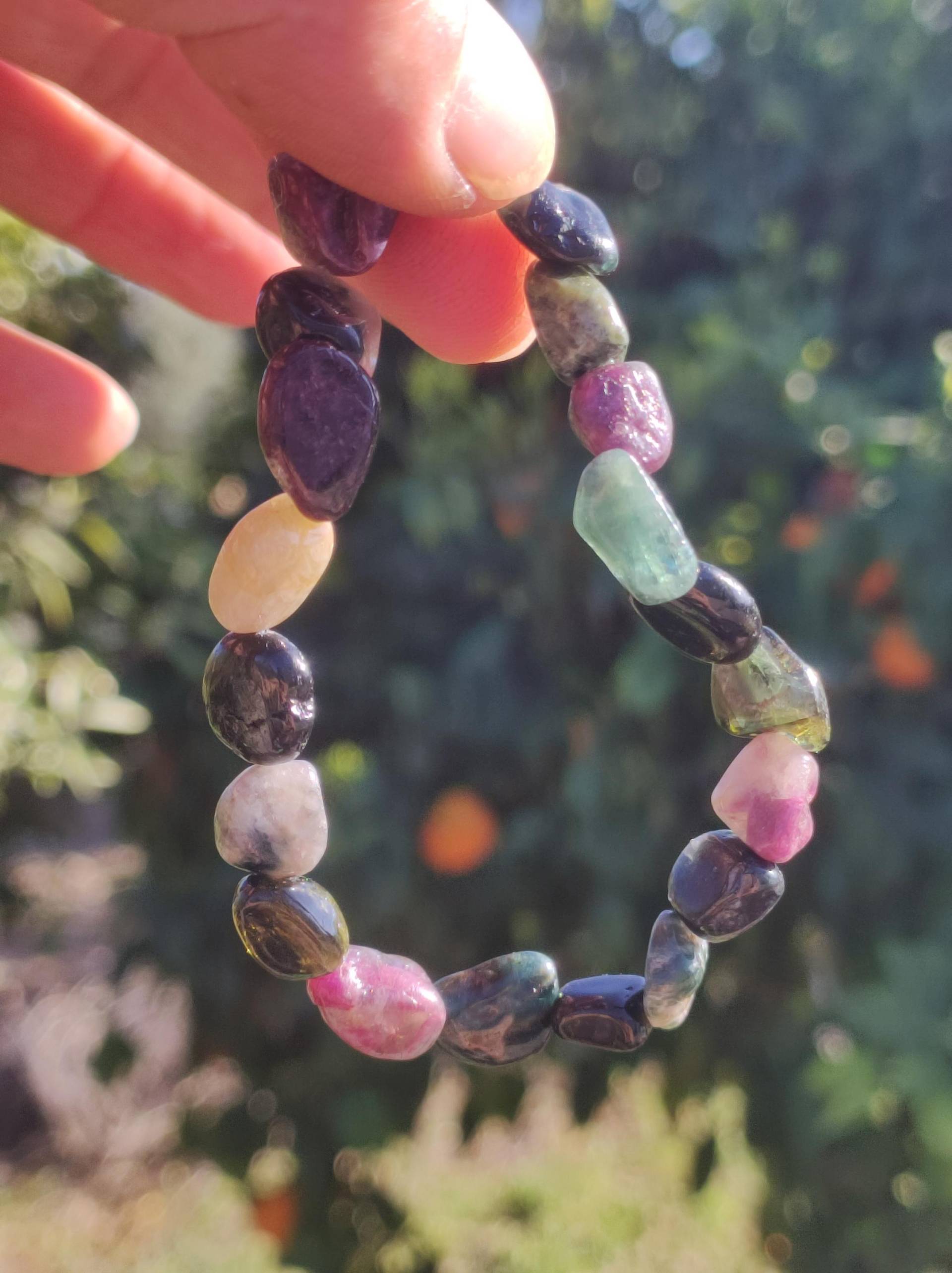 Turmalin Bunt ~ Edelstein Nugget Perlen Armband Stretch Geschenk Sie Freundin Mutter Natur Heilstein Tochter Turmalin Bunt ~ Edelstein Nugget Perlen Armband Stretch Geschenk Sie Freundin Mutter Natur Heilstein Tochter von ArtOfNatureBerlin