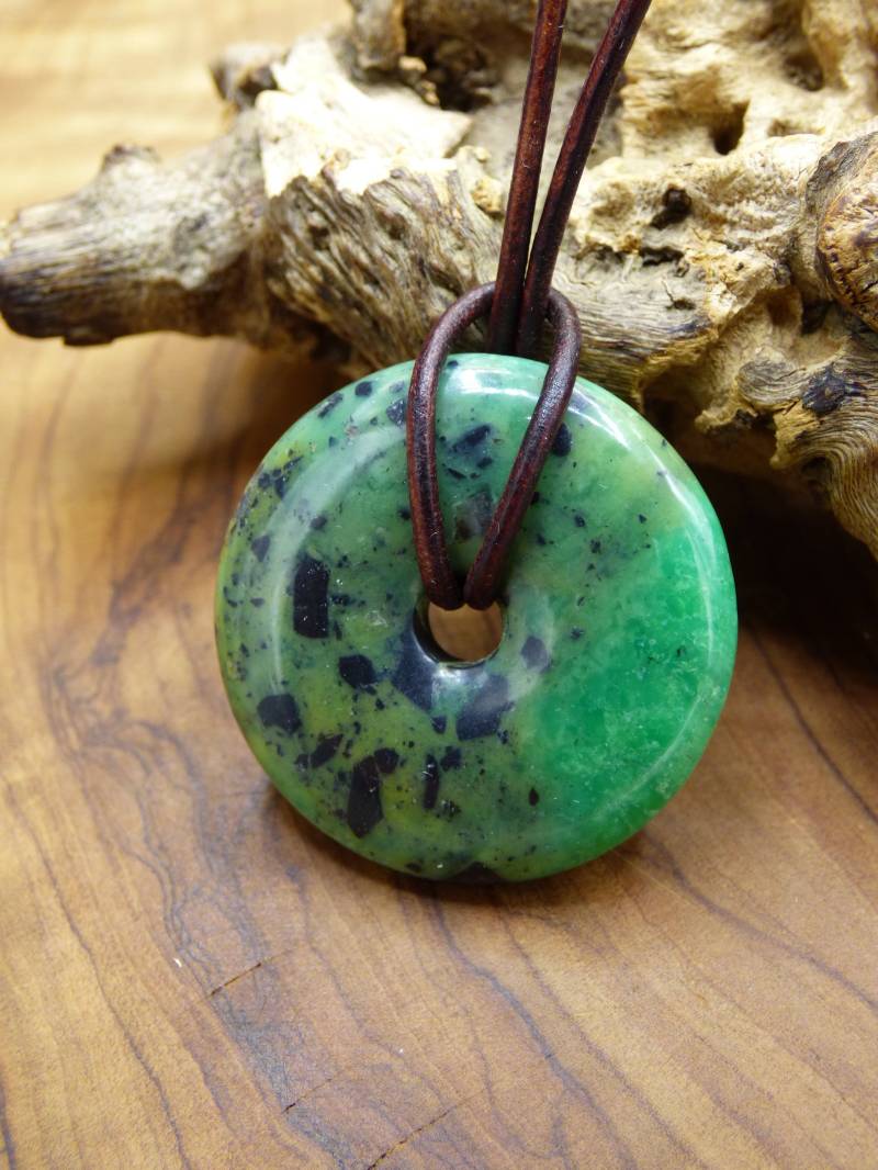 Variscit 30mm Edelstein Kette Donut Pi Scheibe Rund Heilstein Grün Natur Rarität Geschenk Mann Frau Er Sie Freund Bruder Glück Anhänger von ArtOfNatureBerlin