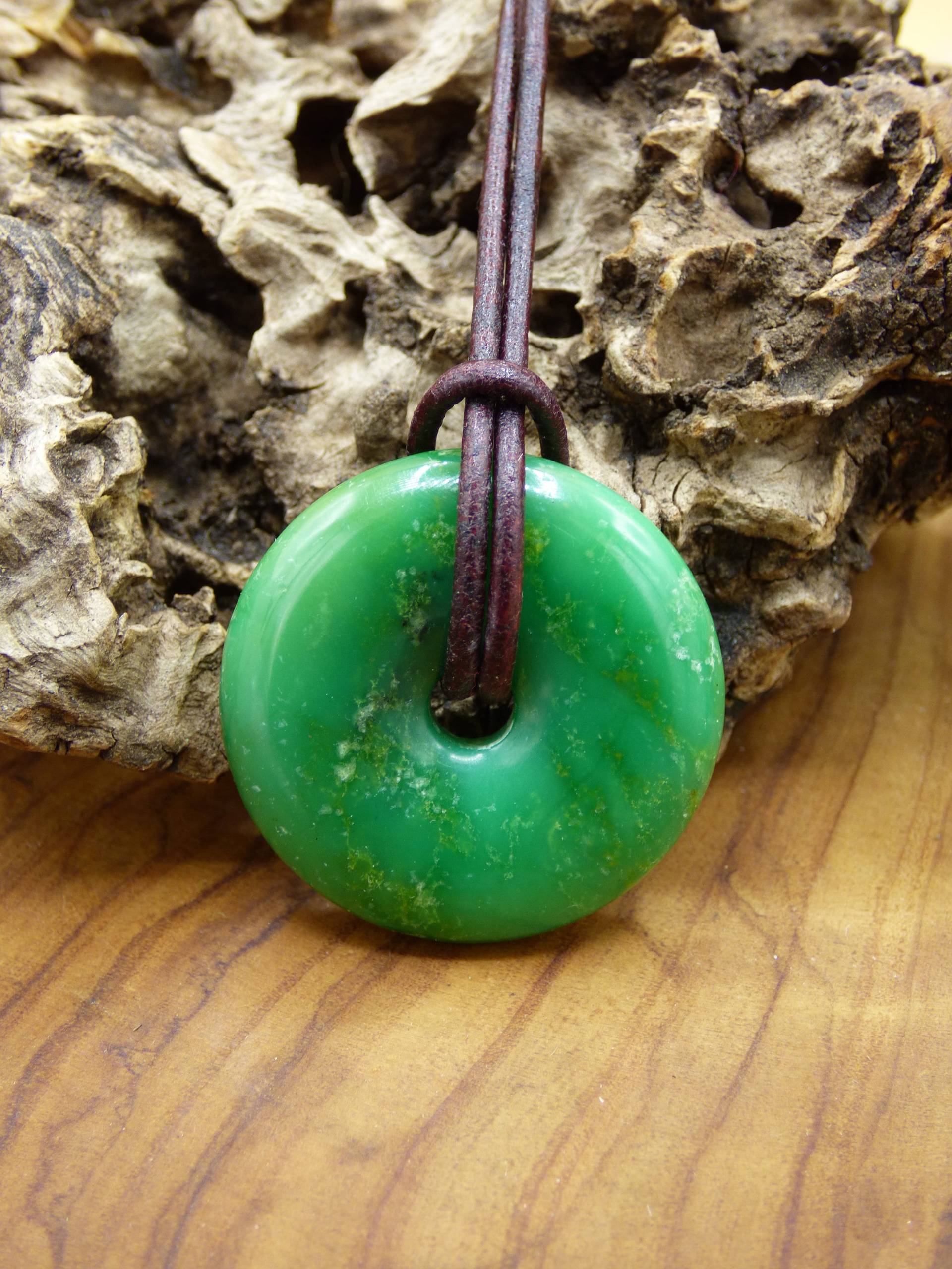 Variscit 30mm Edelstein Kette Donut Pi Scheibe Rund Heilstein Grün Natur Rarität Geschenk Mann Frau Er Sie Freund Bruder Glück Anhänger von ArtOfNatureBerlin