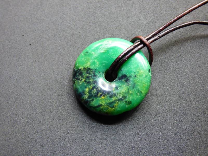 Variscit 30mm Edelstein Kette Donut Pi Scheibe Rund Heilstein Grün Natur Rarität Geschenk Mann Frau Er Sie Freund Bruder Glück Anhänger von ArtOfNatureBerlin