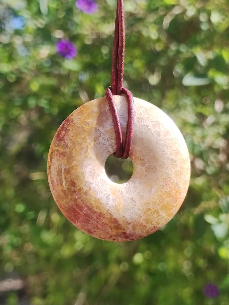 Versteinerte Koralle 40mm Edelstein Kette Donut Heilstein Natur Braun Beige Energie Rarität Schmuck Frau Mann Er Sie Bruder Geschenk Freund von ArtOfNatureBerlin