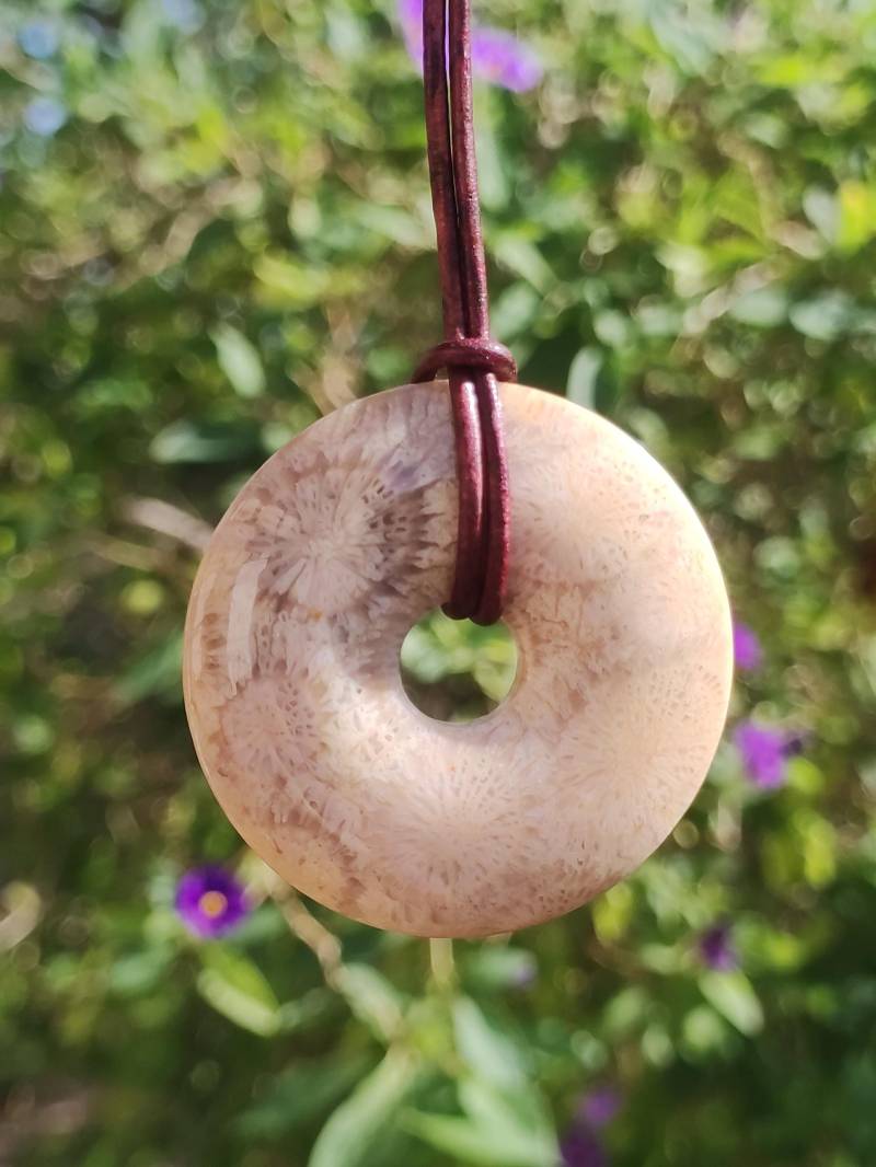 Versteinerte Koralle 40mm Edelstein Kette Donut Heilstein Natur Braun Beige Energie Rarität Schmuck Frau Mann Er Sie Bruder Geschenk Freund von ArtOfNatureBerlin