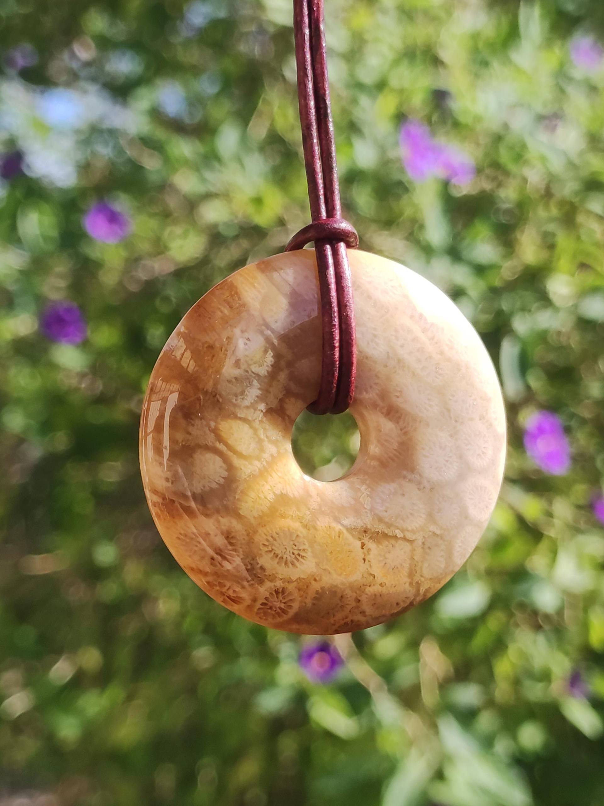 Versteinerte Koralle 40mm Edelstein Kette Donut Heilstein Natur Braun Beige Energie Rarität Schmuck Frau Mann Er Sie Bruder Geschenk Freund von ArtOfNatureBerlin