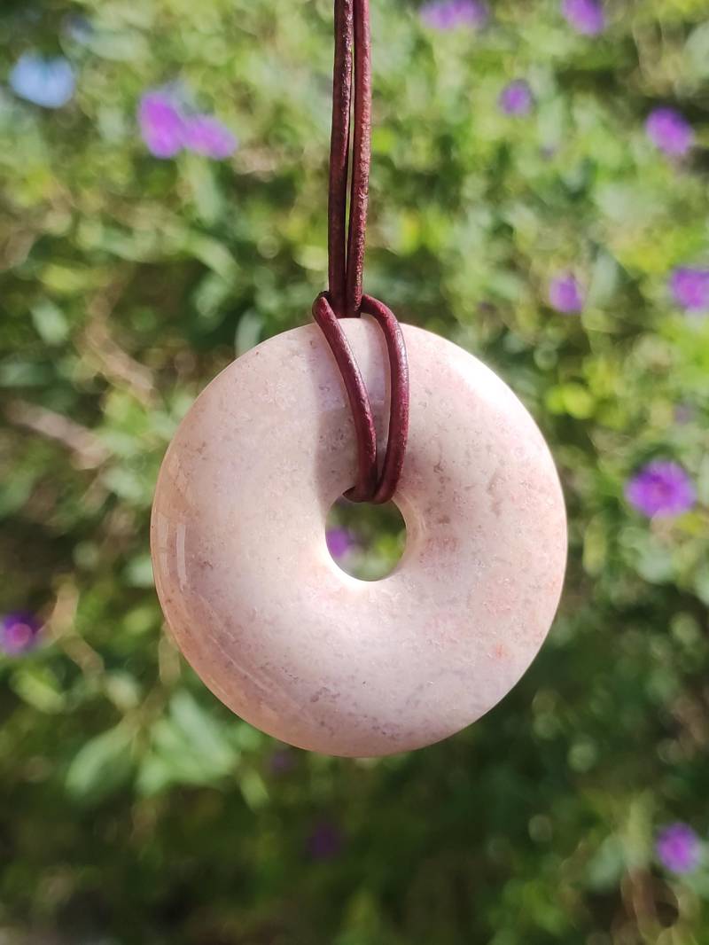 Versteinerte Koralle 40mm Edelstein Kette Donut Heilstein Natur Braun Beige Energie Rarität Schmuck Frau Mann Er Sie Bruder Geschenk Freund von ArtOfNatureBerlin