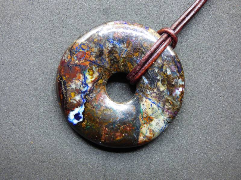 Zarinit Donut - Edelstein Kette Schutz Anhänger Geschenk Mann Frau Er Sie Freundin Kristall Goa Boho Natur Heilstein Selten Sammler Rarität von ArtOfNatureBerlin