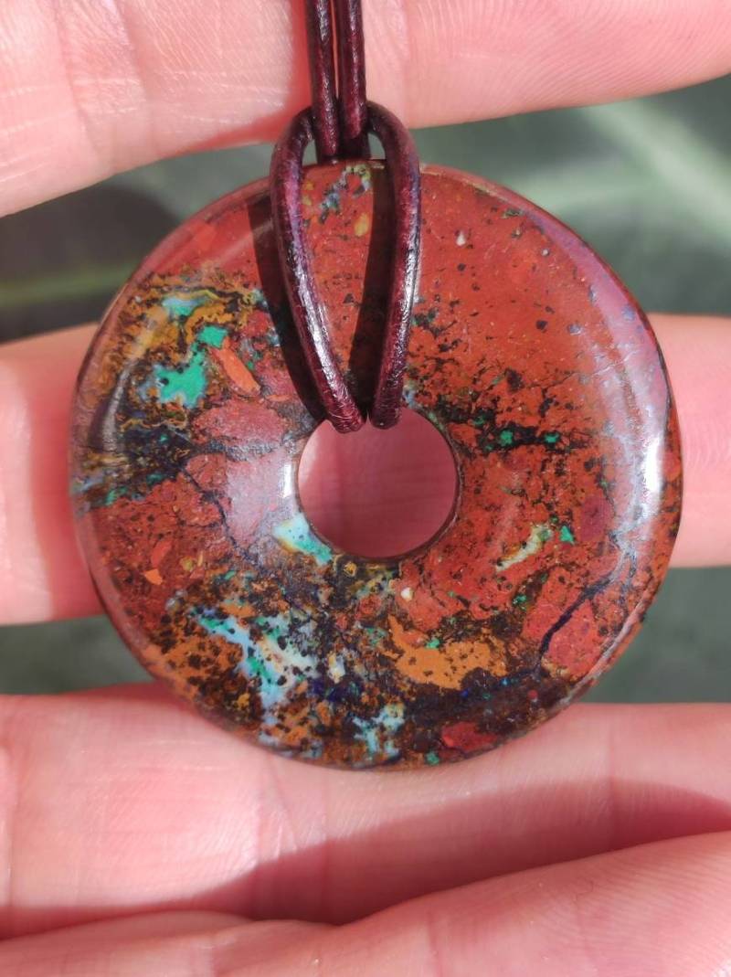 Zarinit Donut - Edelstein Kette Schutz Anhänger Geschenk Mann Frau Er Sie Freundin Kristall Goa Boho Natur Heilstein Selten Sammler Rarität von ArtOfNatureBerlin