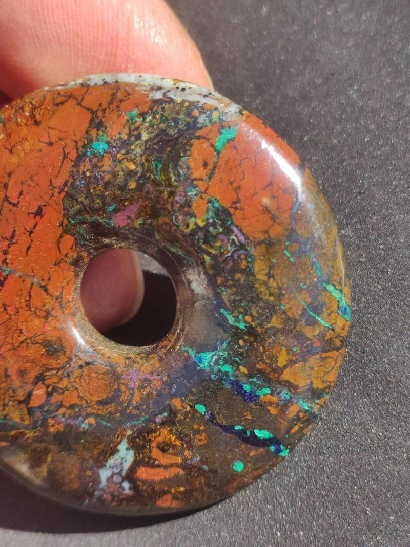 Zarinit Donut - Edelstein Kette Schutz Anhänger Geschenk Mann Frau Er Sie Freundin Kristall Goa Boho Natur Heilstein Selten Sammler Rarität von ArtOfNatureBerlin