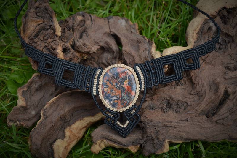 Leopard Jaspis Stein Mikro Makramee Halskette von ArtOfTrip