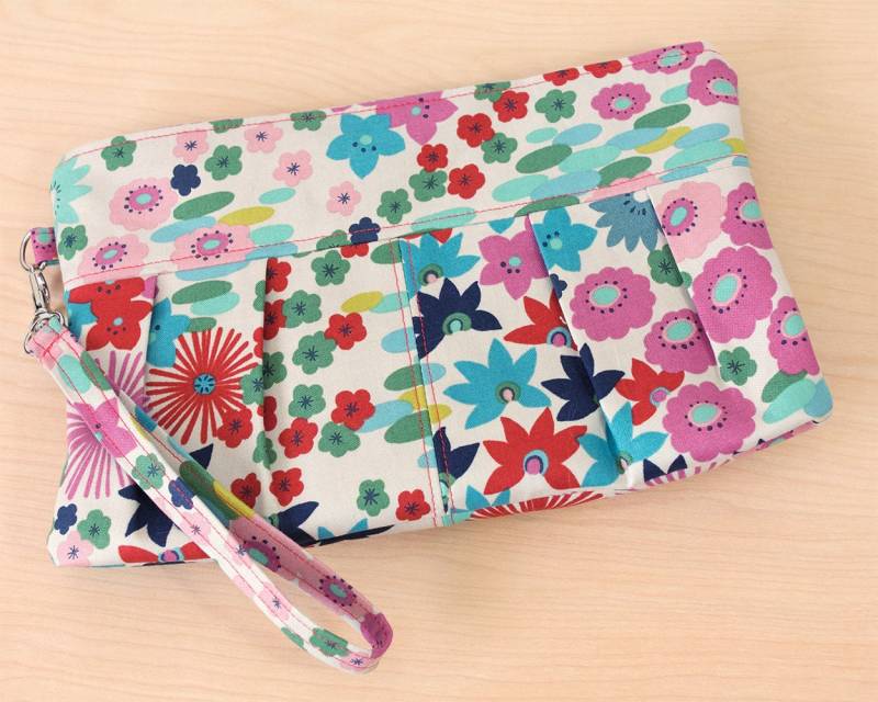 Plissierte Mod Floral Kupplung von ArtRehabStudio