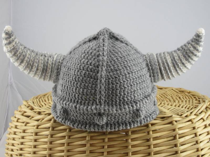 Wikinger Mütze Gehäkelte Helm Ritter Graue Winter Karneval - Halloween von ArtSalamonia