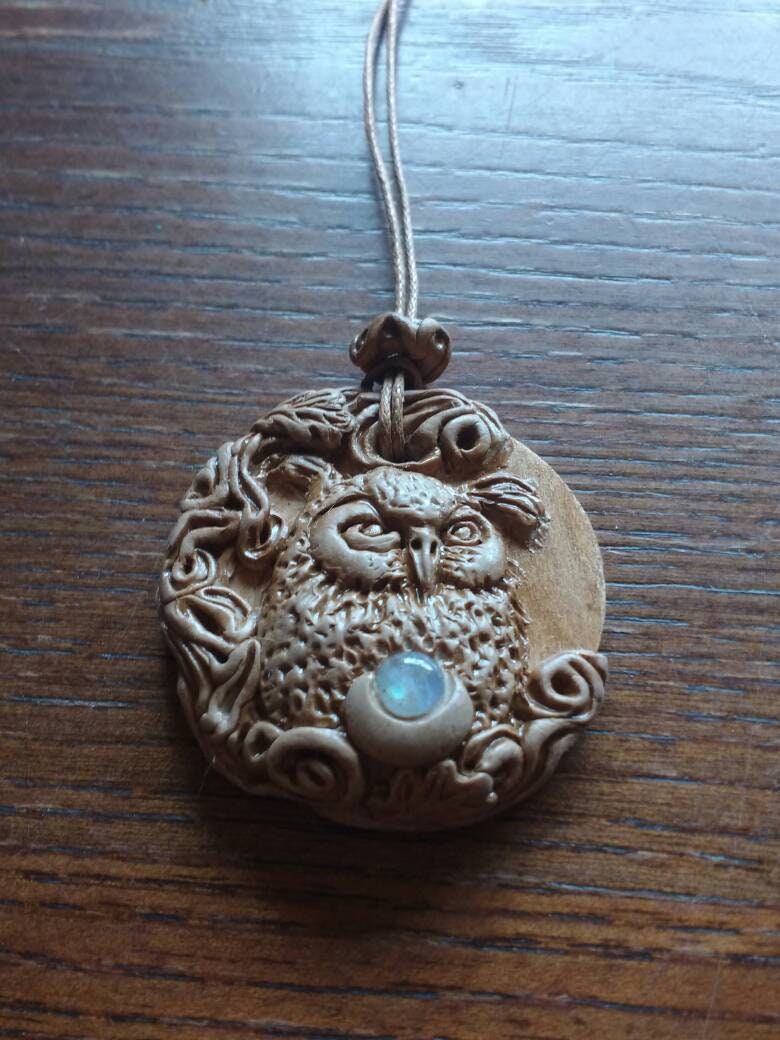 Polymer Clay Göttin Anhänger .eule Animalschmuck.spiritueller Tier Schmuck.kauf Direkt Vom Künstler von ArtSeaGlassEcoShop