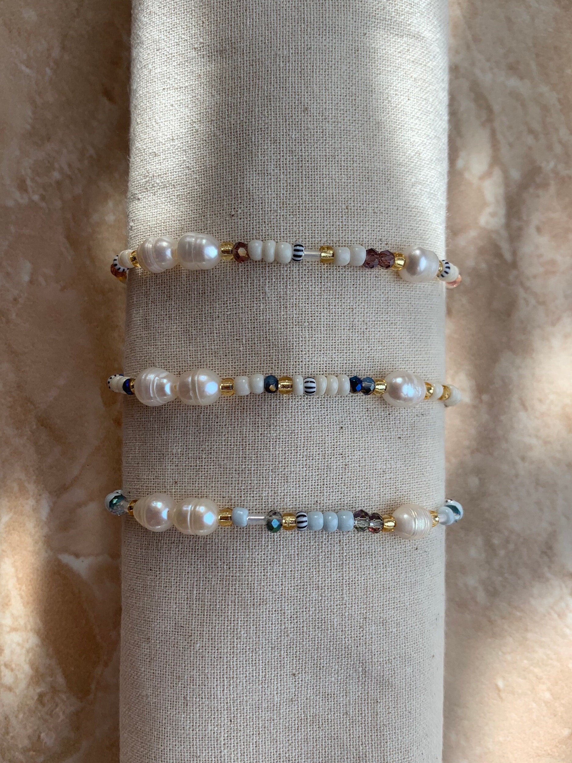 Süßwasserperlen Armband Handgemachte Armbänder Boho Freundschaftsarmband Perlenarmband Bunt Süßwasserperlen Armband Handgemachte Armbänder Boho Freundschaftsarmband Perlenarmband Bunt von ArtShopJewellery