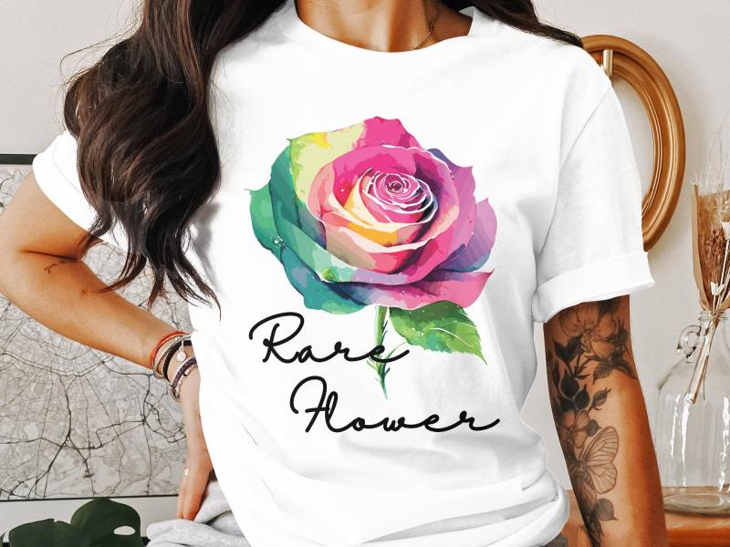 Regenbogen Rose Shirt, Floral Grafik Wild Blumen-Liebhaber-Geschenk, T-Shirt, Geschenk Für Sie Regenbogen Rose Shirt, Floral Grafik Wild Blumen-Liebhaber-Geschenk, T-Shirt, Geschenk Für Sie von ArtSpriteDE