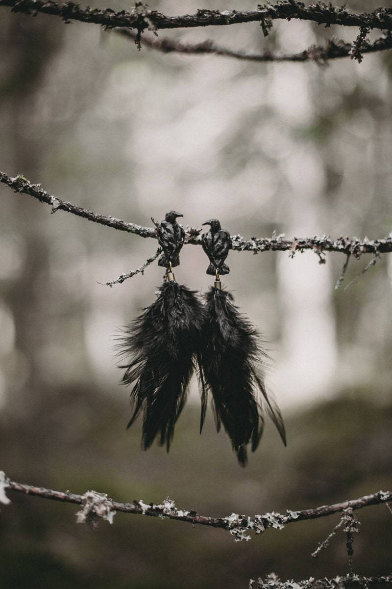 Lange Schwarze Rabenfeder Ohrringe Handgefertigte Vogel Schmuck Aus Polymer Clay von ArtTerraceTreasures