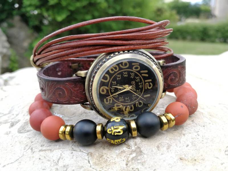 Lederuhr Armband Hipster Uhr Braun Armbanduhr Damenuhr Für Sie Yoga Mantra Yoga-Liebhaber Geschenk Boho von ArtWatchDesign