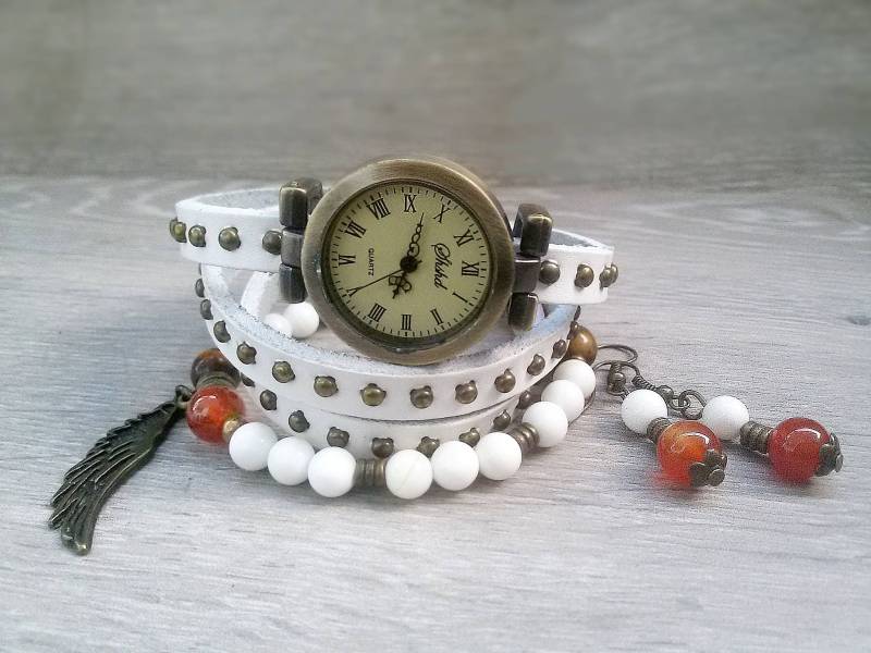 Weiße Uhr Armband Boho Wickeluhr Vintage Armbanduhr Drei Für Frau Echtleder Geschenk Damenuhr von ArtWatchDesign