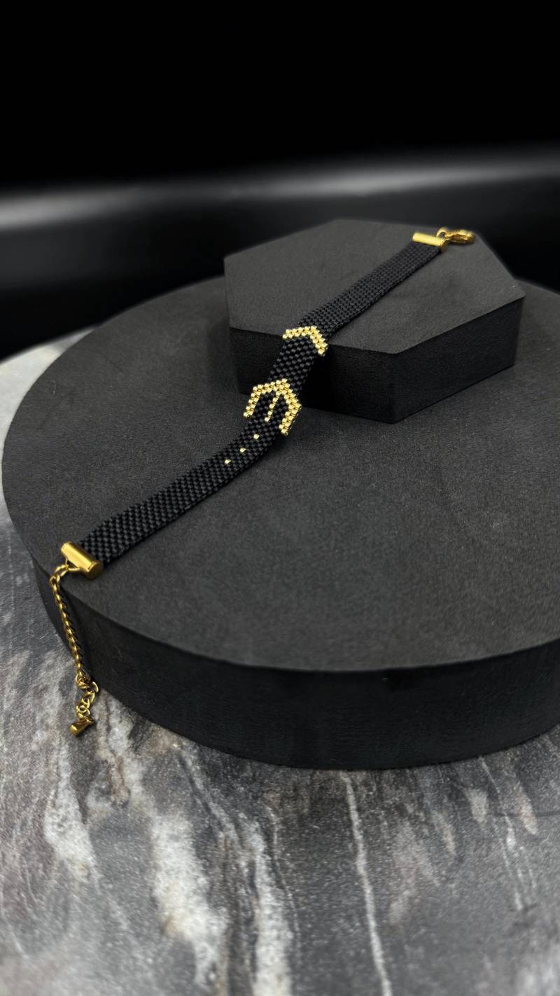 Schwarz & Gold Perlen Gürtel Armband Handgemachter Statement Schmuck von ArtanaBeads