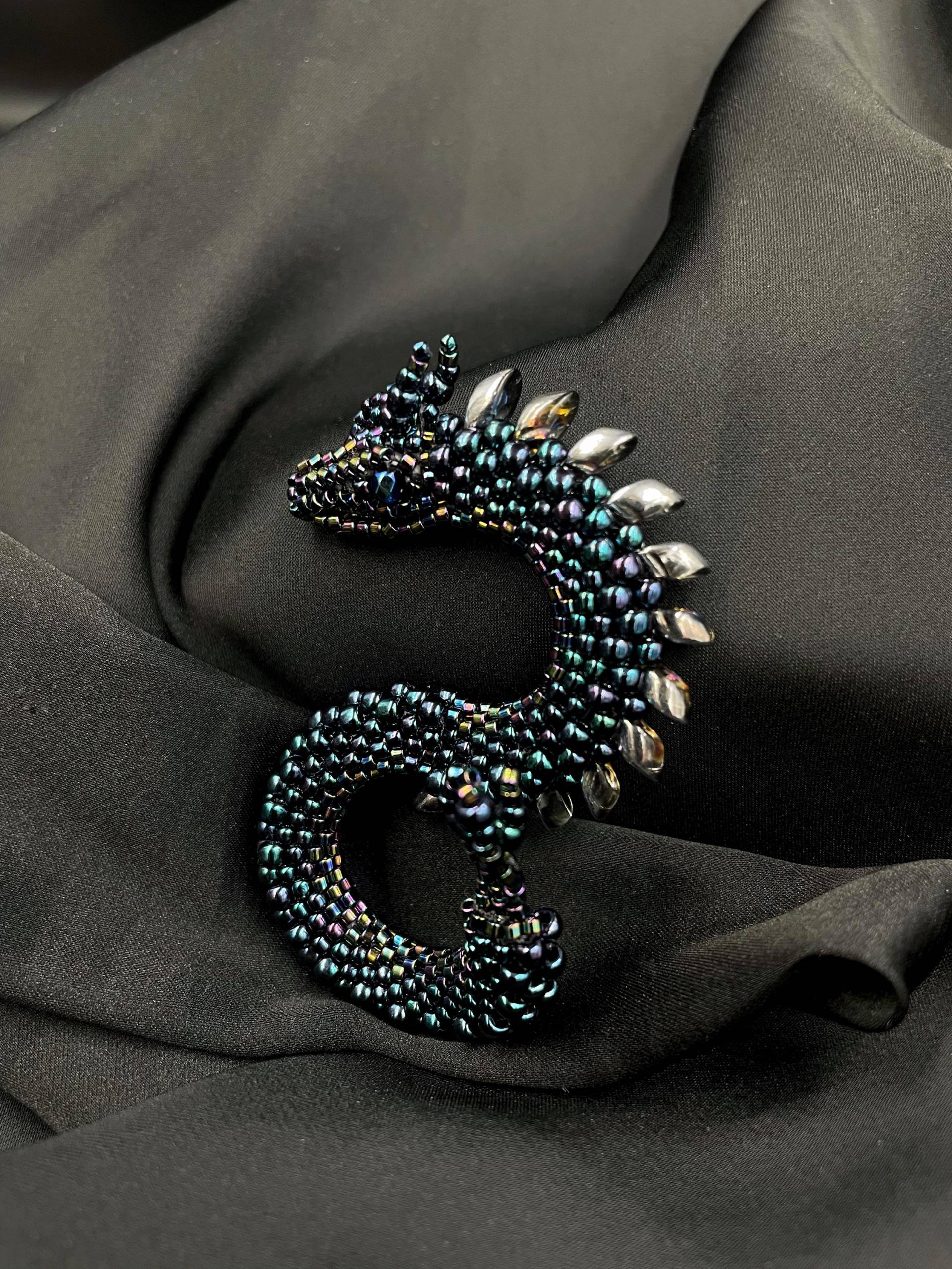 Кафф-Drokin Из Бисе Den Асисмеричные Серьguи Ручнорбоноу Бокоtuы С Чешским Хруруусе Erscheint von ArtanaBeads