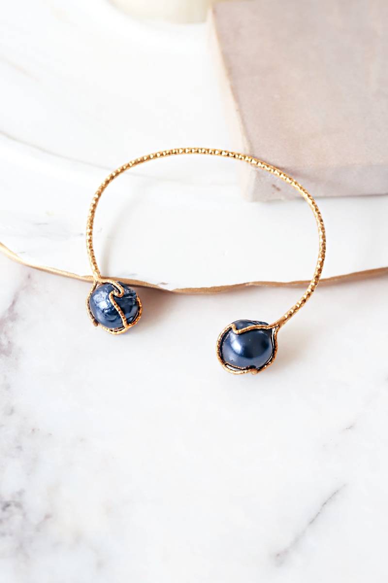 Barock Perle Manschette Armreif, 22K Vergoldet Armband, Verstellbarer Offener Doppeltes Schwarzes Zierlicher Schmuck, Geschenk Für Mama von ArtandCraftsJewelry