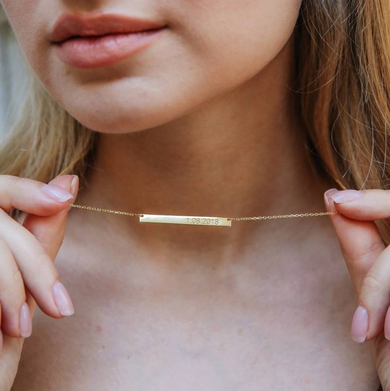 Dünne Bar Halskette, Mutter Beschriftete Geburtsdatum Datum Namen Minimal Geschenk Für von ArtandCraftsJewelry