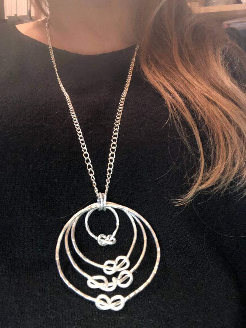 Infinity-Multi-Baumeln-Anhänger Auf Kette Silber Und Aluminium Extra Lang Infinity-Multi-Baumeln-Anhänger Auf Kette Silber Und Aluminium Extra Lang von ArtbyLawrie