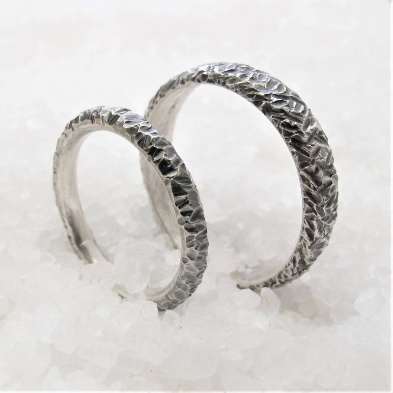 Ehering-Set, Verlobungsringe, Gehämmertes Schwarz Oxidiertes Silber von ArtecangiantE