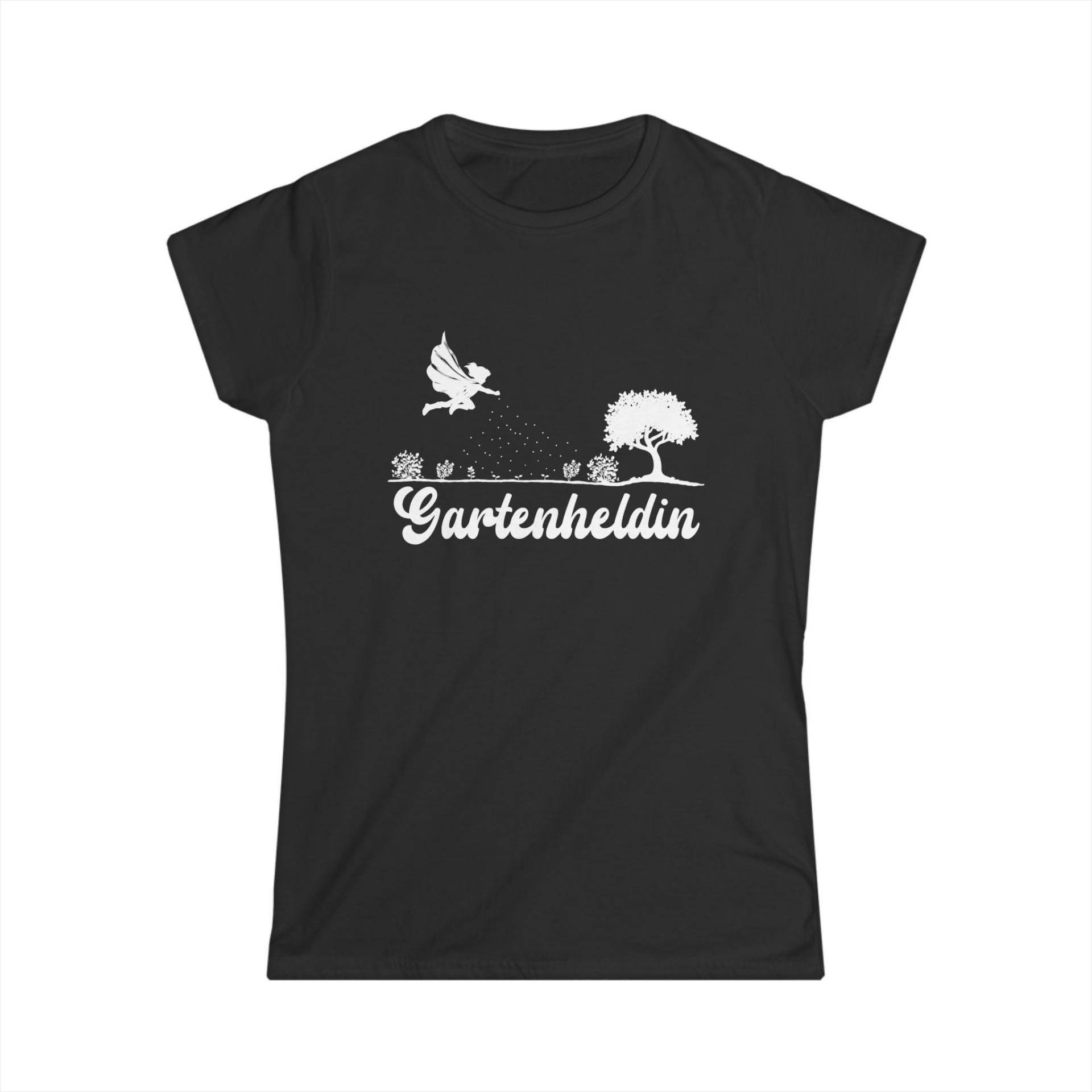 Gartenheldin - T-Shirt Für Alle Frauen Die Gerne Gärtnern von ArteccaDesign