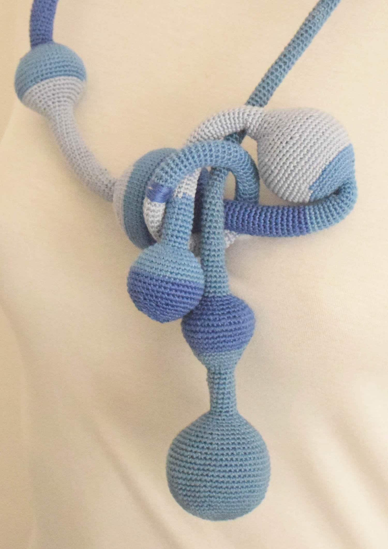 Gehäkelte Kette, Fibre Art, Unikat Gehäkelte Kette, Fibre Art, Unikat von ArtemidaArtDesign