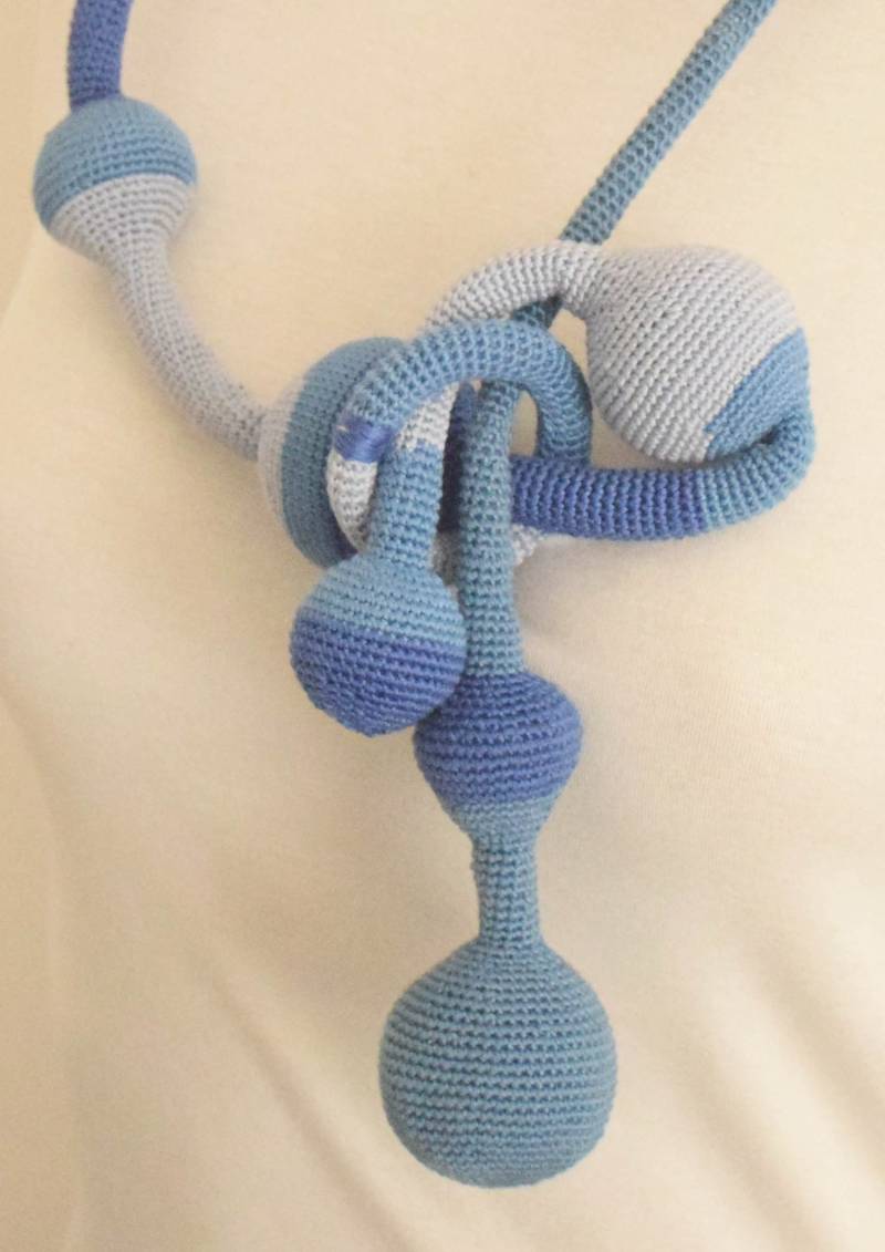 Gehäkelte Kette, Fibre Art, Unikat Gehäkelte Kette, Fibre Art, Unikat von ArtemidaArtDesign