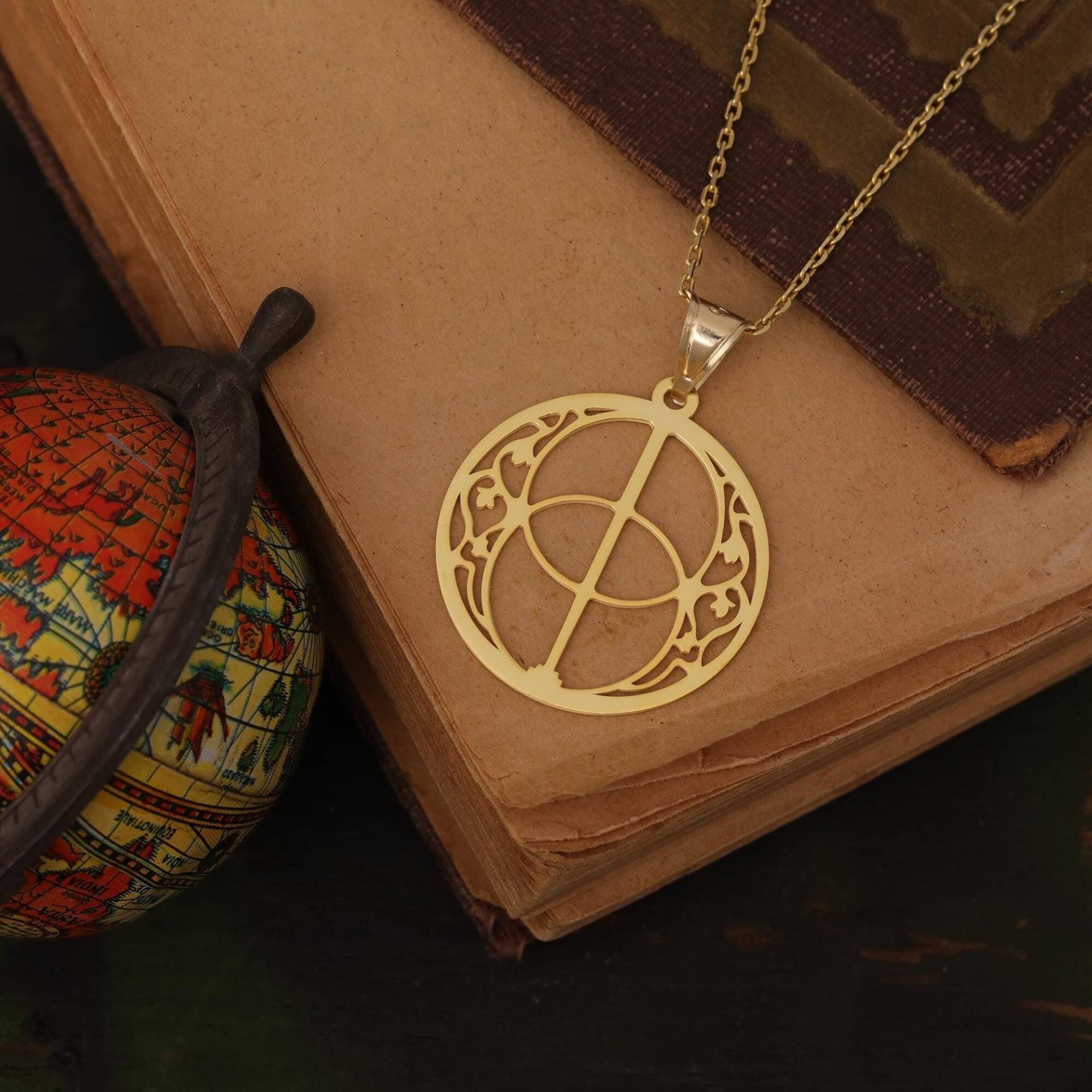 Vesica Pisces 18K 14K Echt Massiv Gold - Charm Halskette Heilige Geometrie Personalisierter Schmuck Design Anhänger Vesica Pisces 18K 14K Echt Massiv Gold - Charm Halskette Heilige Geometrie Personalisierter Schmuck Design Anhänger von ArtemisDesignJewelry