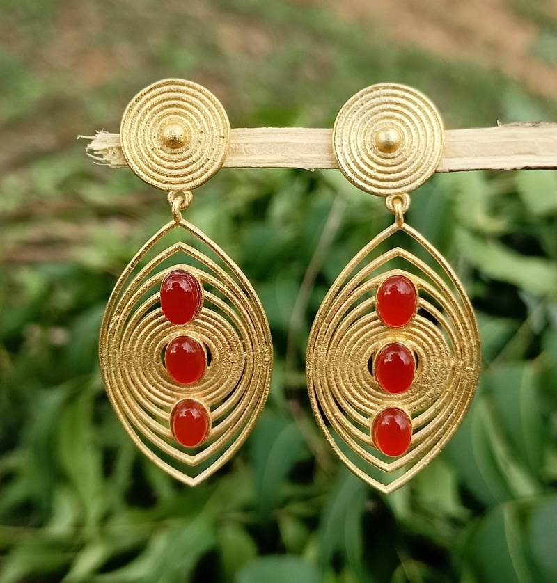 Roter Onyx Ohrring, 18K Vergoldeter Designer Schmuck, Attraktiver Handgefertigter Boho Braut Schmuckset von ArtemisExports