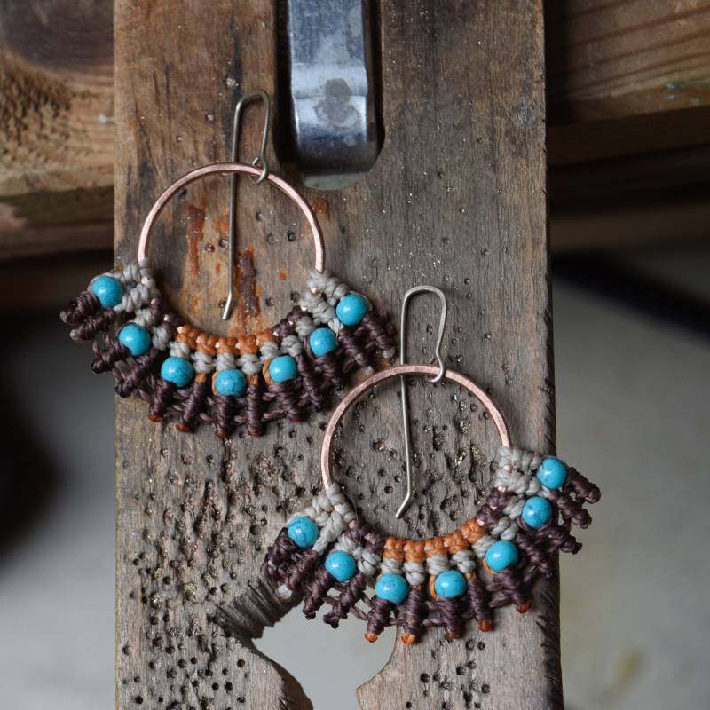 Ohrring Ella, Aus Der Silberschmiede Artesanakunst, Selbstgemachter Schmuck Makrameegarn Und Messing von ArtesanaKunst