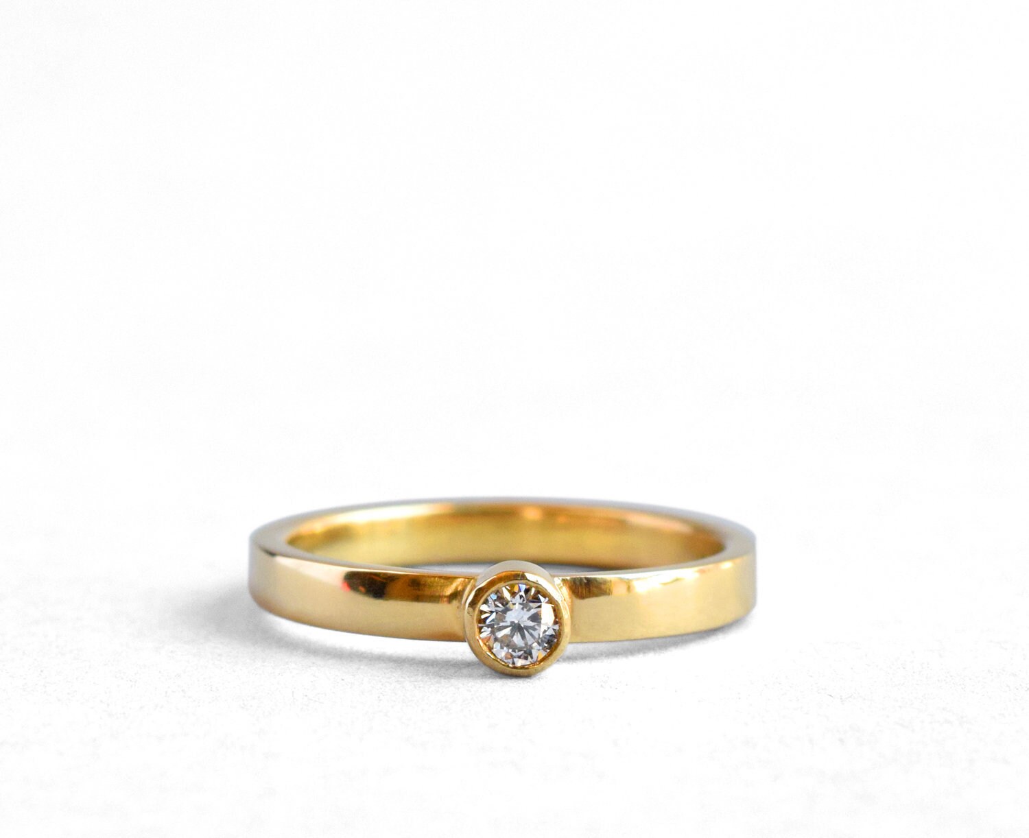 18K Gold Diamant Ring - Ehering 18K Wird Auf Bestellung in Ihrer Größe Angefertigt Verlobungsring Solitär von Artesserae