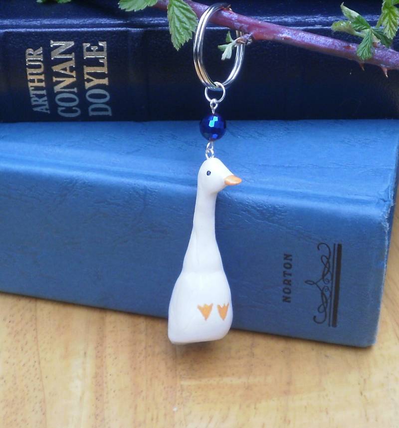 Sherlock Holmes Schlüsselanhänger Blau Karfunkel Mit Gans von ArtfulPippinLLC