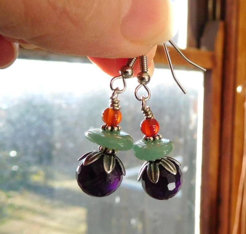 Gemischte Stein Ohrringe, Dunkle Amethyst Mit Orange Karneol & Grün Aventurin, Antik Silber Blatt Perlenkappen, Halbedelstein Schmuck von ArtfulTrinkets1