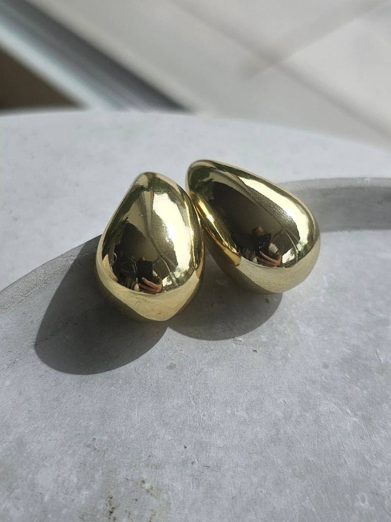 Chunky Ohrringe in Tropfenform Gold Trendiger Hingucker Auch Perfekt Als Geschenk von ArtiLizzi