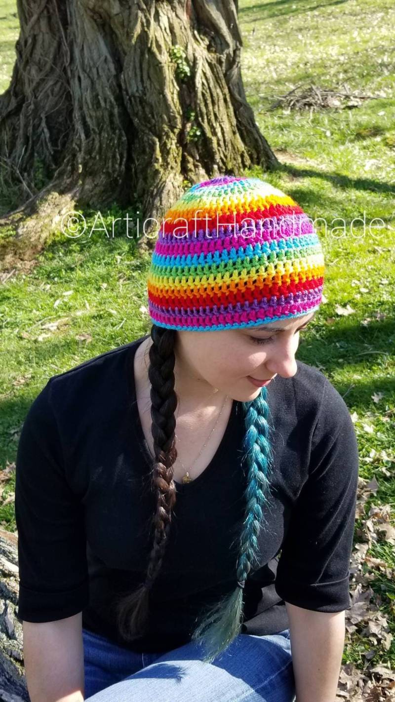 Classic Beanie Hat - Hand Gehäkelt- Mehrfarbiges Acrylgarn-Maschinenwaschbar Und Trockner Geeignet Classic Beanie Hat - Hand Gehäkelt- Mehrfarbiges Acrylgarn-Maschinenwaschbar Und Trockner Geeignet von ArticraftHandmade