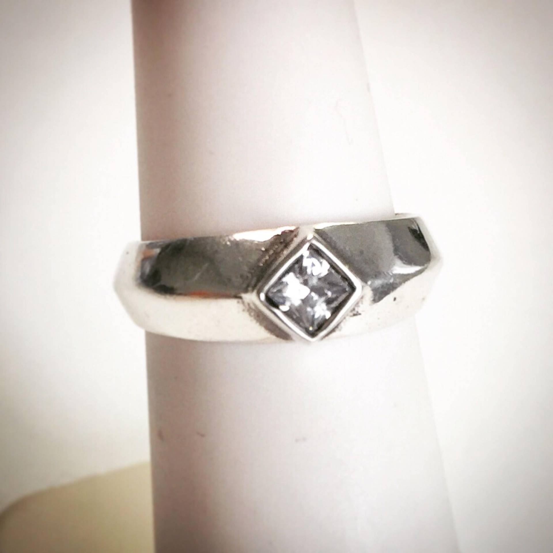 Vintage Princess Cut Weißer Saphir Sterling Silber Versprechen Ring von ArtiemsVintageFinds