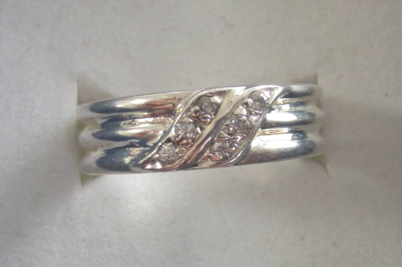 Vintage Stacked Look Silberring Mit Zirkonia Vintage Stacked Look Silberring Mit Zirkonia von ArtiemsVintageFinds