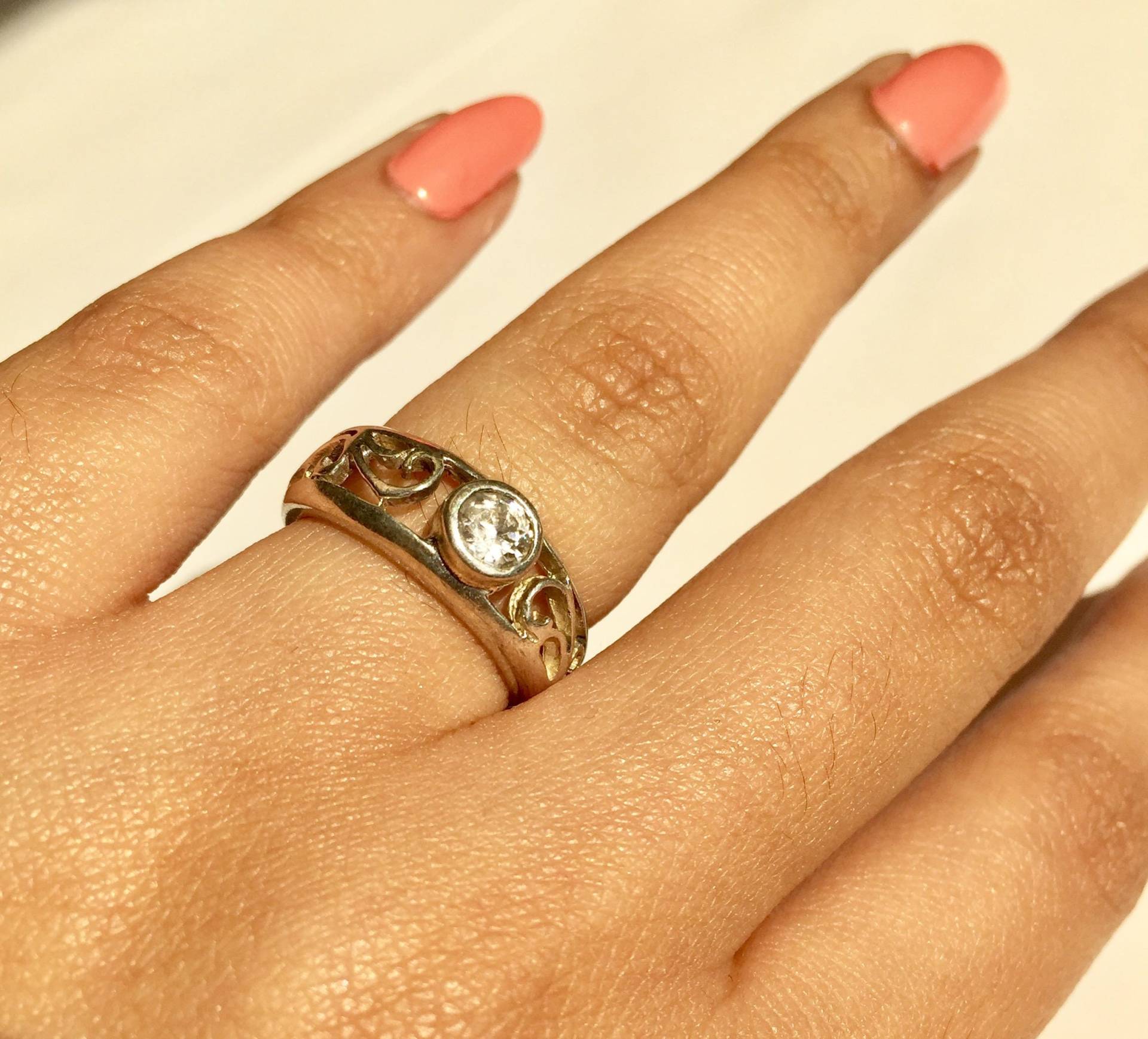 Filigraner Vintage-Ring Aus Sterlingsilber Mit Weißem Saphir von ArtiemsVintageFinds