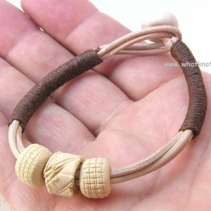 Knebelarmband Aus Leder 3073 Knebelarmband Aus Leder 3073 von ArtifactSite