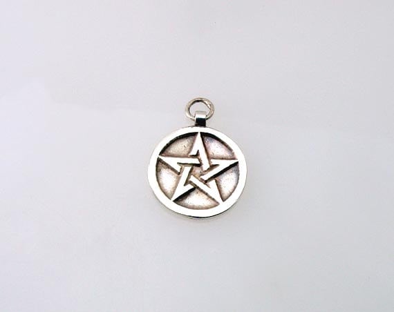 Gewebte Wicca Pentacle Sterling Silber Charme Für Piercings Gewebte Wicca Pentacle Sterling Silber Charme Für Piercings von Artifactorium