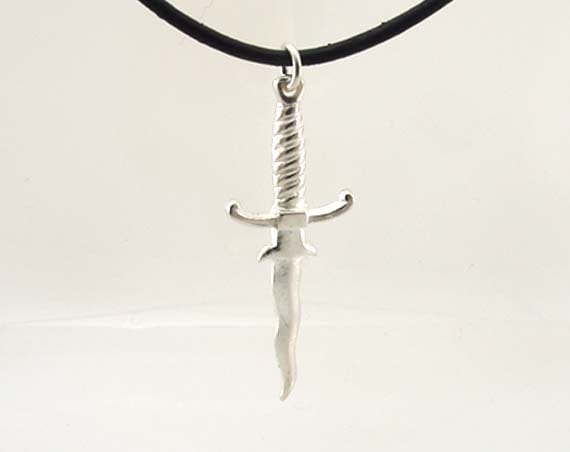 Miniatur Athame Sterling Silber Geschwungener Dolch Ritual Werkzeug Charm Anhänger Miniatur Athame Sterling Silber Geschwungener Dolch Ritual Werkzeug Charm Anhänger von Artifactorium