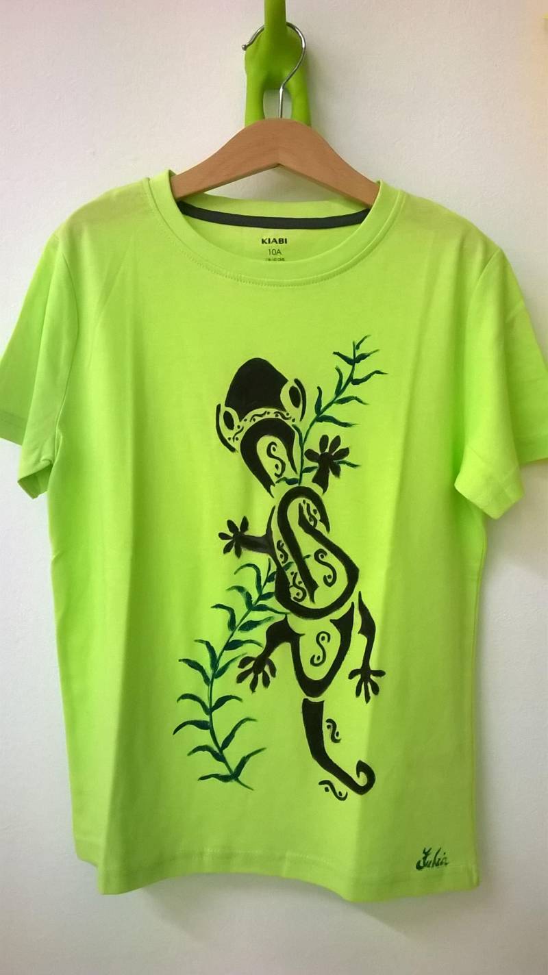 Shirt Weiß Handbemalt Grüner Gecko ## # von ArtigianArtistaStore