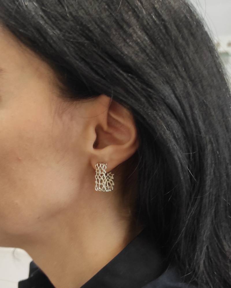 Breite Creolen Silber Ohrringe, Rechtecke Flache Architektur Rechteck Ohrringe, Medium Perforierte Moderne Schmuck S12 von ArtisJewels