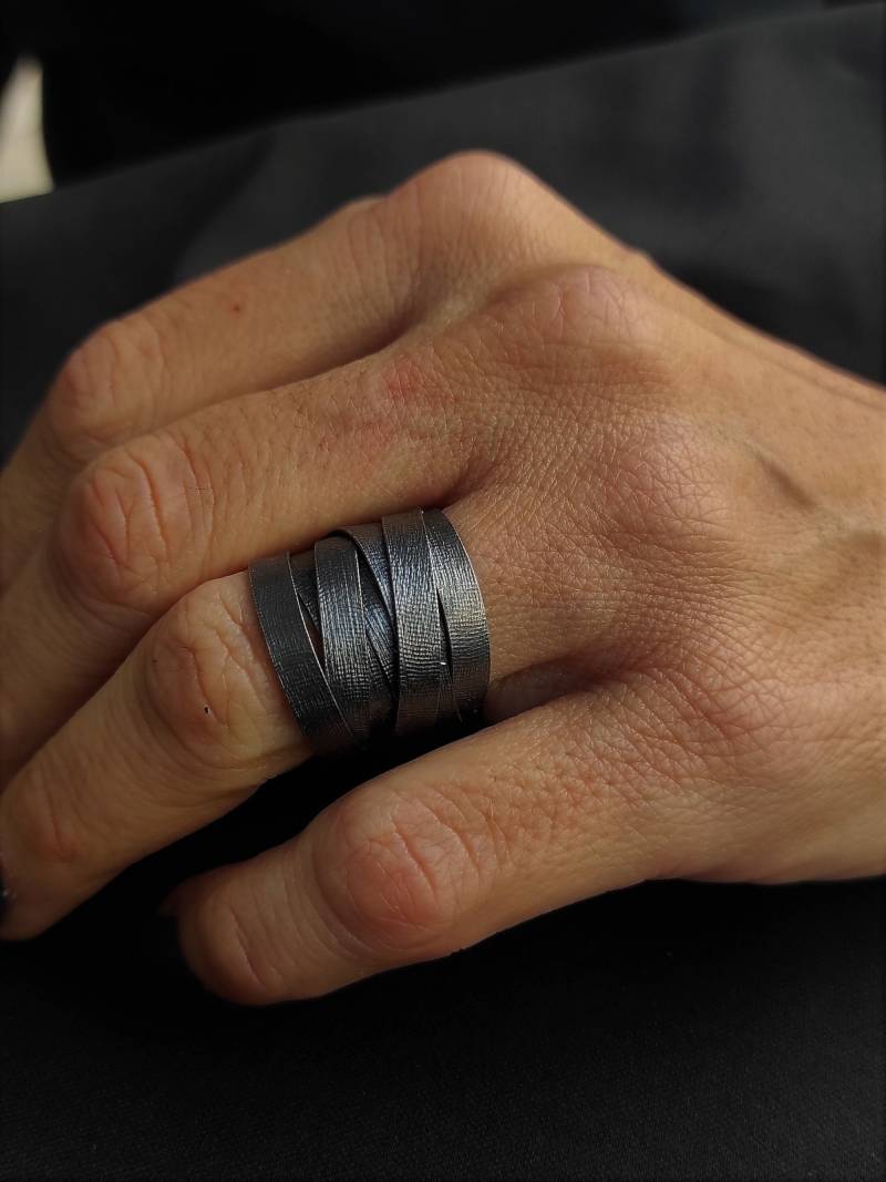Geflochtener Silberring Breit Oxidiert Sterling Silber Geflochtener Ring Streifen Ring, Statement Form Woman.a2 von ArtisJewels