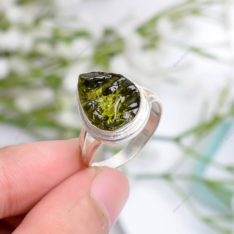 Moldavit Chip Ring/Roher Moldavit Sterling Silber Tektit Seltener Kristall Der Verwandlung von ArtisanStoneJewelry